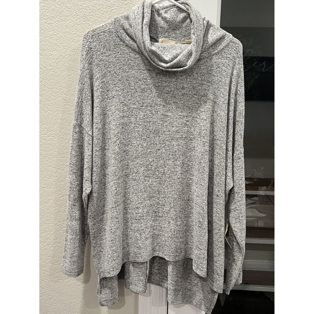 Altar’d State Cowl Neck Tunic Top M Heather Gray Back Zip High Low NWT